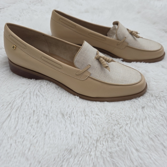 Etienne Aigner Gotham Beige Vintagr Loafers Size 9 - Picture 3 of 5